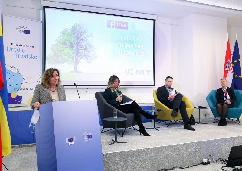 Učenik na međunarodnom panelu u Zagrebu jednim pitanjem ogolio 'zelenu' stvarnost Hrvatske