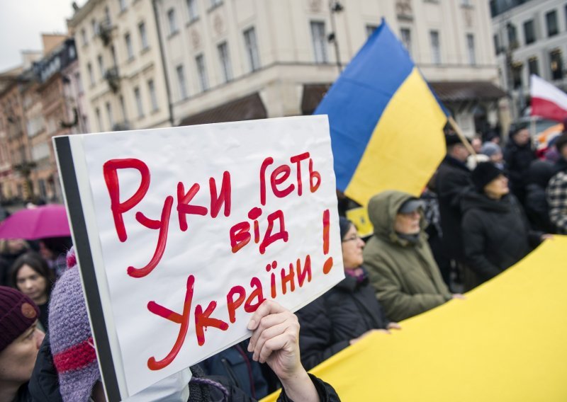 Prosvjedi u Varšavi: Ne dirajte Ukrajinu!