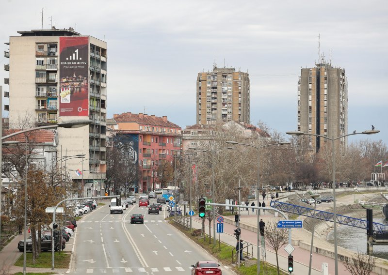 Lančani sudar u Vojvodini; smrskalo se 30-ak vozila, jedna osoba poginula, više ozlijeđeno