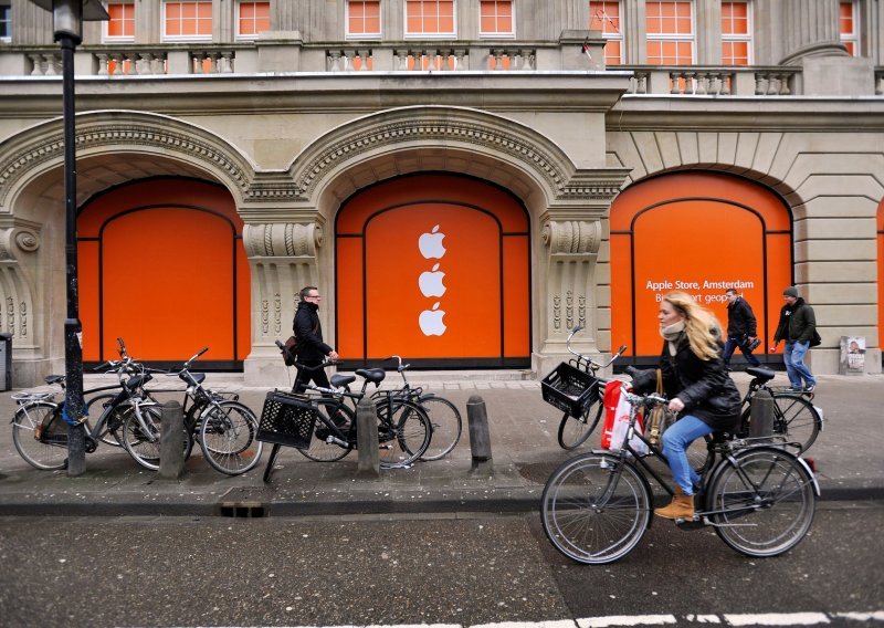 Talačka kriza u Amsterdamu: Nekoliko osoba uspjelo izaći iz trgovine Applea