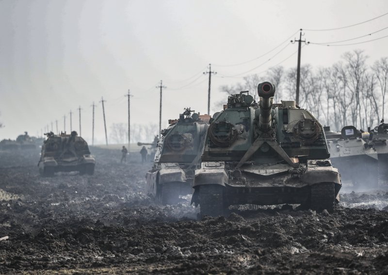 Ruske snage granatiraju strateški važan lučki grad Mariupolj