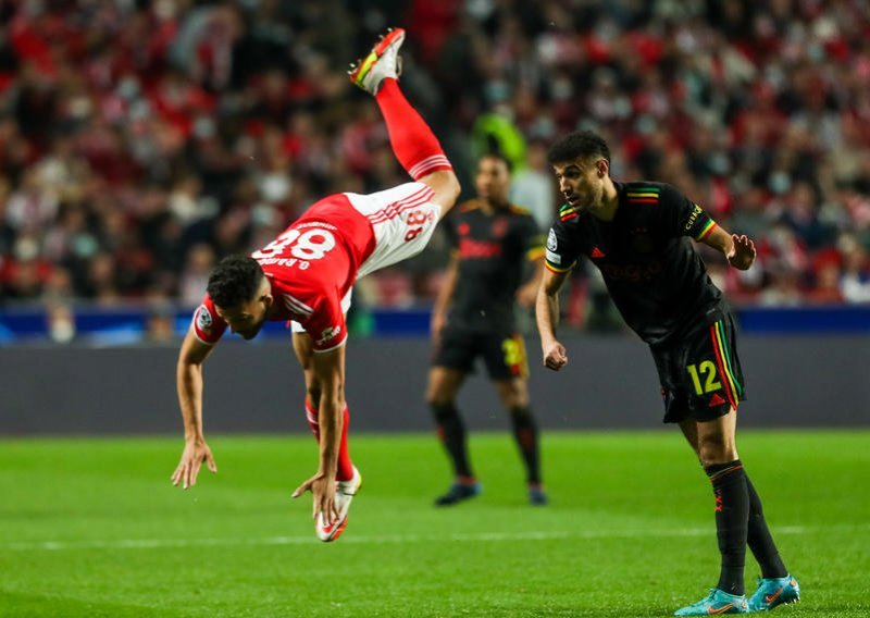 [FOTO] Luda noć: Dvije utakmice bez pobjednika, Haller zabio i autogol i gol, Vrsaljko pogodio prečku...