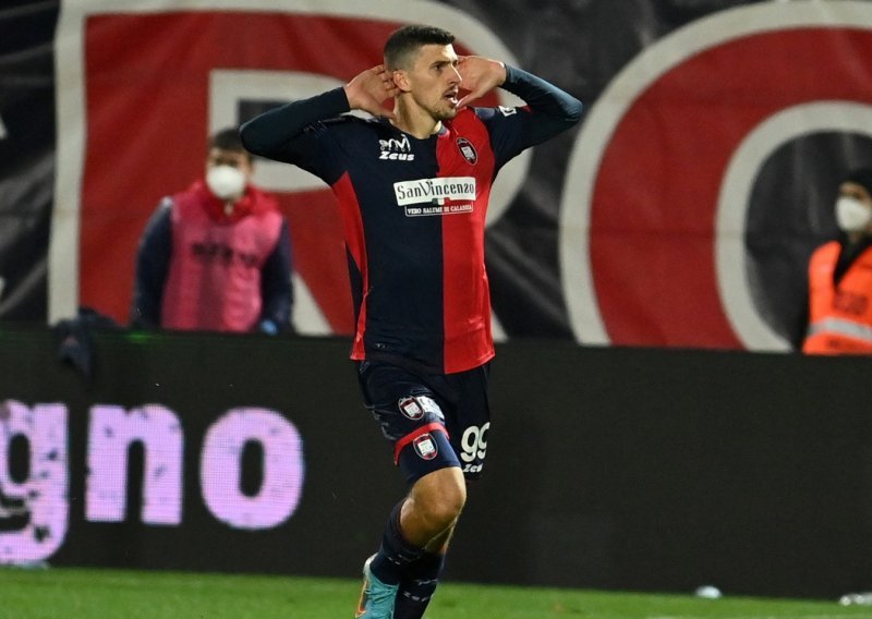 U dresu Osijeka punio je mreže protivnika, a sada je zablistao i u Italiji. Pogledajte hattrick hrvatskog golgetera
