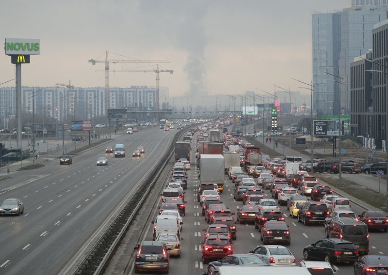 Moldavija će uvesti izvanredno stanje, Ukrajinci se slijevaju preko granice