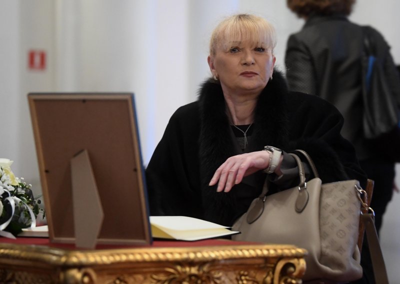 Bandićeva supruga: Još nema spomenika na Milanovom grobu