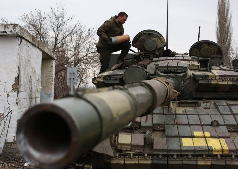 Zelenski: Rusija je počela 'bitku za Donbas'