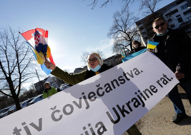 [FOTO] Ukrajinci prosvjeduju u Zagrebu i Splitu: 'Nadam se da će se nešto popraviti u tim bolesnim glavama...'