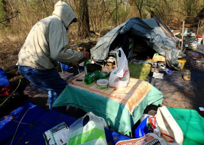 'Socijalna država': Beskućnicima uzela novac, a sad će ih kažnjavati za skitnju!