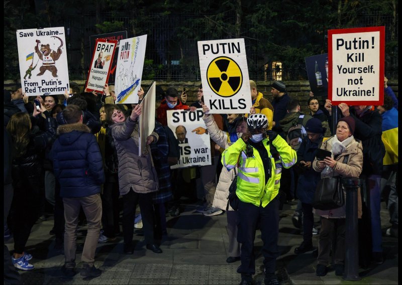 Prosvjedi u znak potpore Ukrajini u Sydneyu i Tokiju, svi su za oštrije mjere protiv Rusije