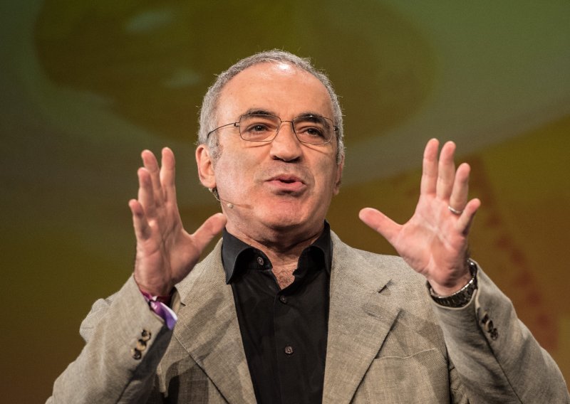 Kasparov žesto kritizirao MOO: 'Održavate veze sa svim putinima ovog svijeta'