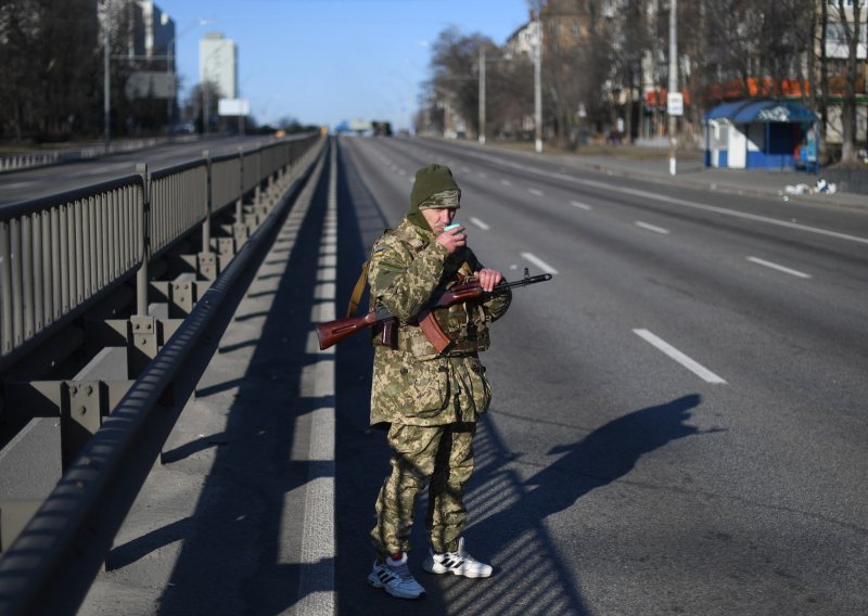 Danski novinari ranjeni u Ukrajini, nisu životno ugroženi