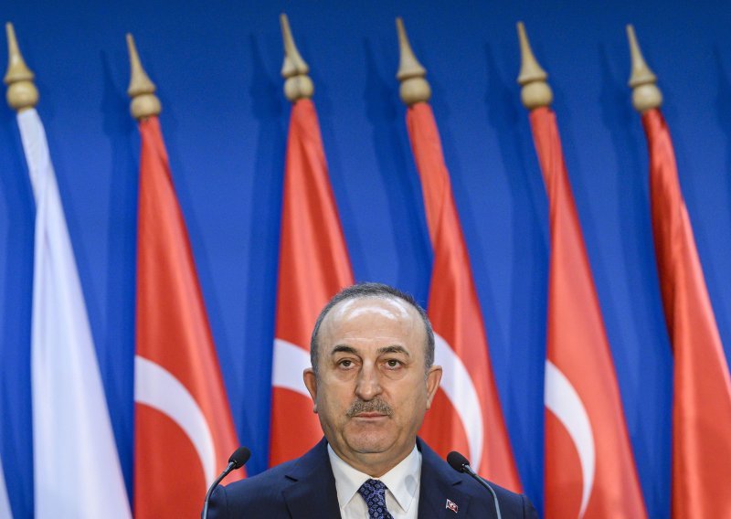 Turska poziva Rusiju na prekid vojnih operacija u Ukrajini