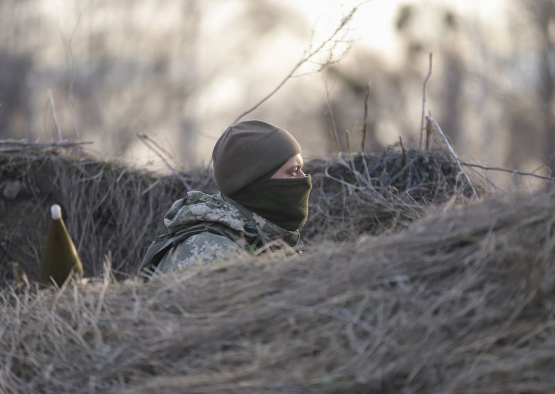 U Ukrajinu stiže sve više oružja uključujući i MANPADS-e