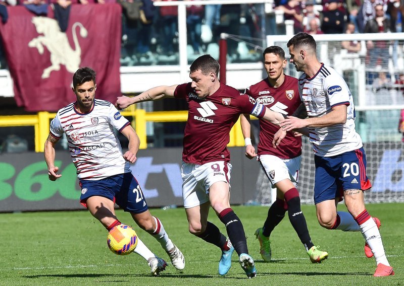 [FOTO] Loš dan za hrvatsku koloniju u Torinu kojoj nije pomogla ni asistencija nekadašnjeg Vatrenog; gosti iz Cagliarija uzeli sve