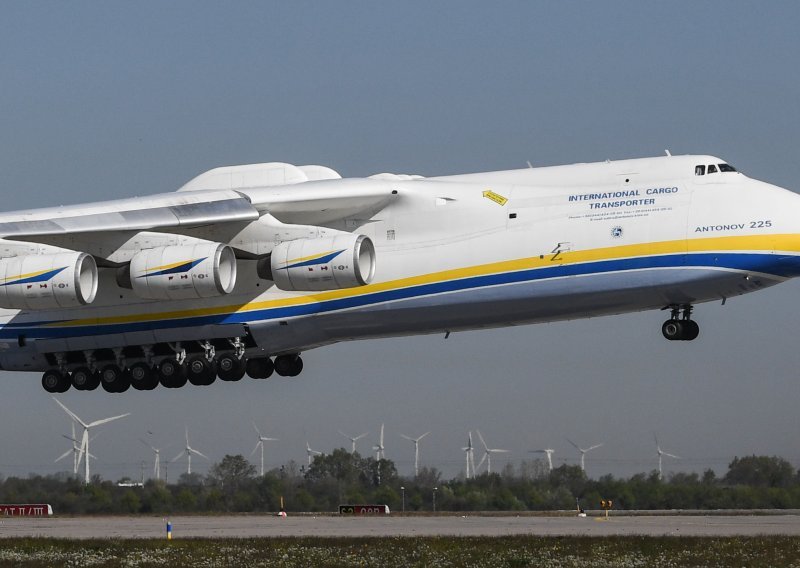 Rusi uništili ukrajinski zrakoplov An-225, najveći na svijetu