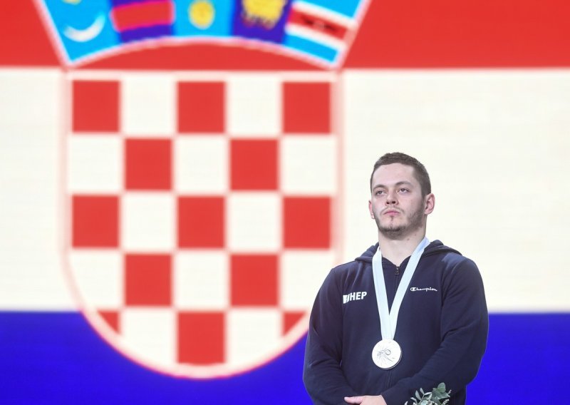 Tin Srbić osvojio srebro na Svjetskom kupu te otkrio s kakvim se problemom bori: Nadam se da se ozljeda neće pogoršavati...