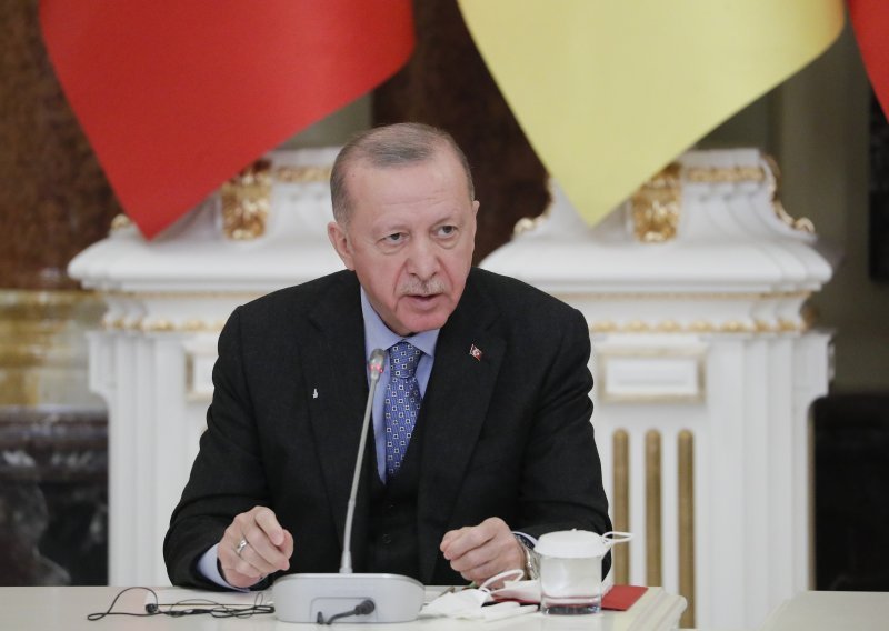 Erdogan: Turska će ograničiti prolaz kroz svoje tjesnace kako bi spriječila eskalaciju rata