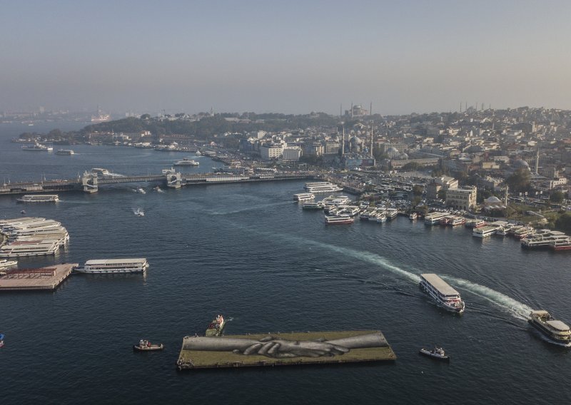 Turska planira ograničiti ulazak ruskih ratnih brodova u Crno more