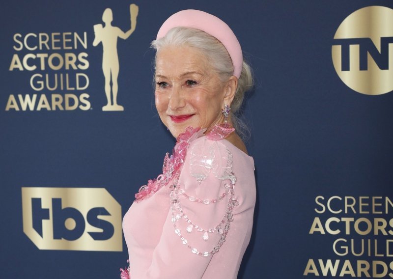 I u osmom desetljeću osvaja ljepotom: Profinjen make up Helen Mirren savršen je za sjedokose dame