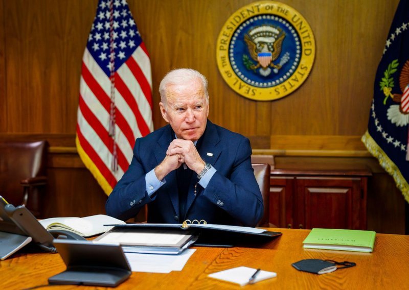 Biden objavio američki embargo na uvoz ruske nafte i plina