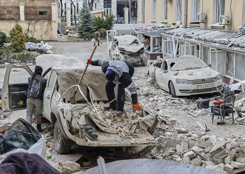 Human Rights Watch tvrdi da se Harkiv gađa kazetnim bombama