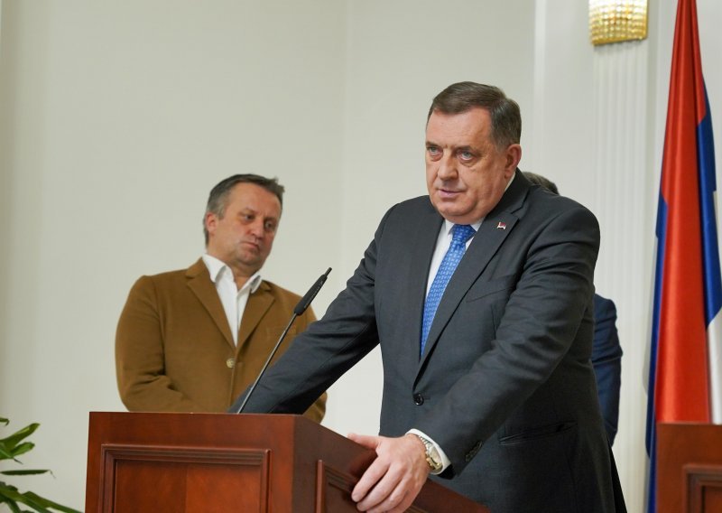 Dodik u bijesu napustio sjednicu Predsjedništva BiH: Ovo je krah cjelokupnog sustava, ako pada ustav, pada i država