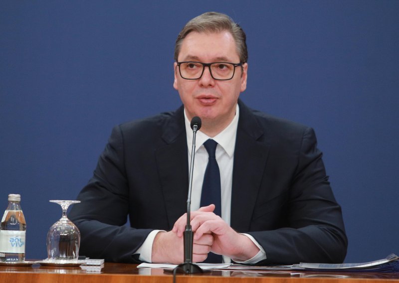 Vučić: Vlast u Prištini želi poniziti Srbe; Bruxelles žali zbog odluke Kosova