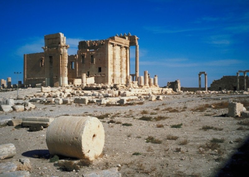 IS digao u zrak antički hram u Palmiri