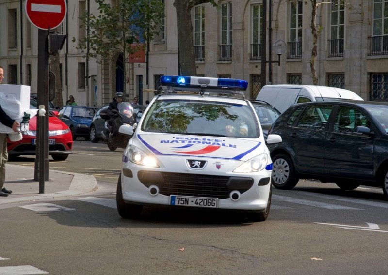 Policija istražuje požar u ruskoj pravoslavnoj crkvi u Parizu