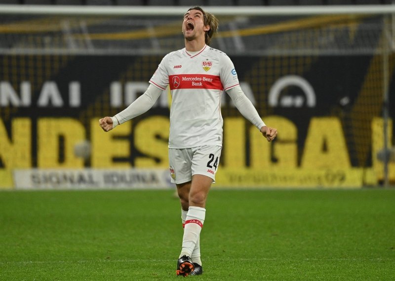 Borna Sosa asistirao za čudesni preokret Stuttgarta i prvu pobjedu u zadnjih devet utakmica