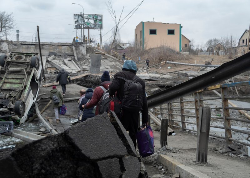 Ukrajinska vojska: Ruski napadi usporavaju, Rusija najavila 'humanitarne koridore'
