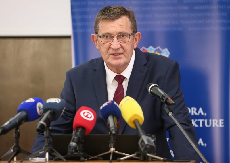 Ministar iz BiH u kavani zaboravio 20 tisuća eura