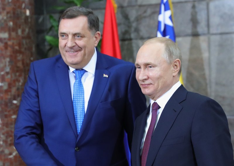 Rusija od 2014. s 300 milijuna dolara navodno financirala političare  diljem svijeta, među njima i Dodik i crnogorski Demokratski front