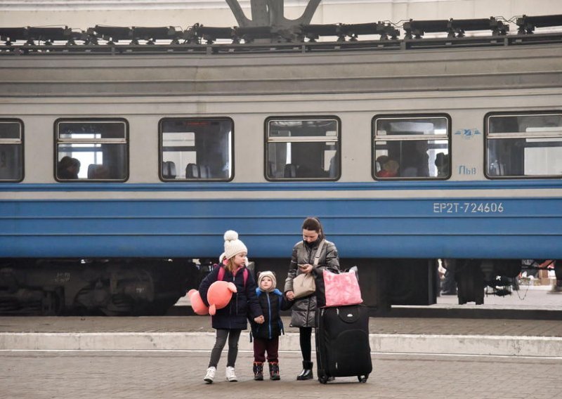 UNHCR upozorava da će drugi val izbjeglica iz Ukrajine biti ljudi bez novca