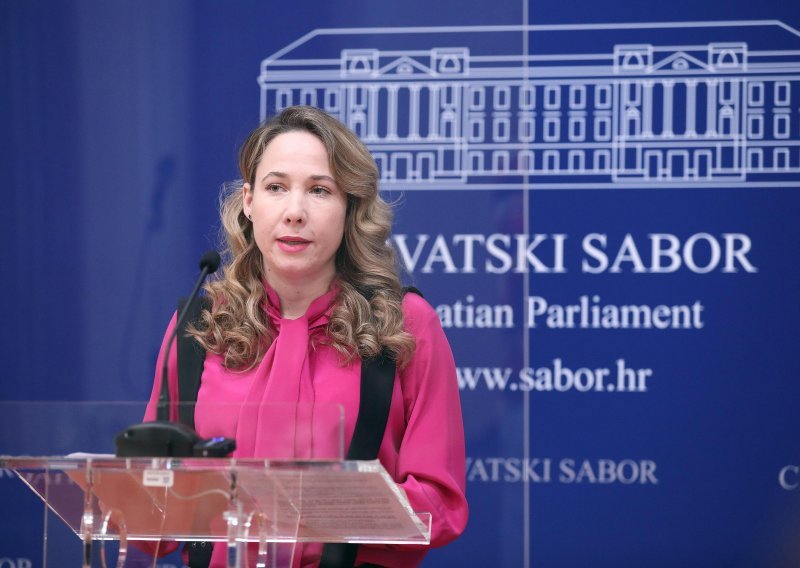 [VIDEO] Selak Raspudić traži bolji položaj žena na tržištu rada i prevenciju nasilja