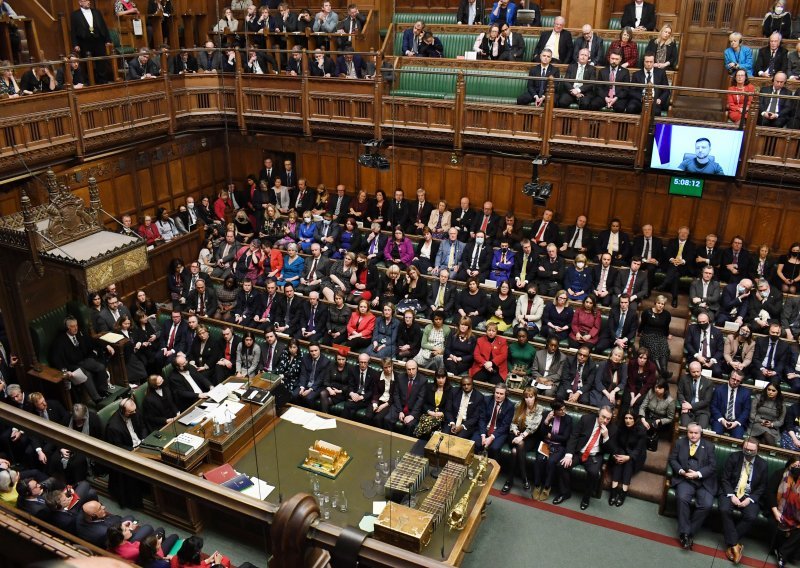 Zelenskij govorio pred punim britanskim Parlamentom: Za nas je sada pitanje biti ili ne biti