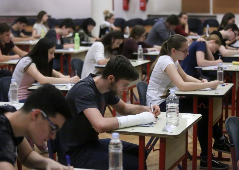 Nakon 13 godina u Hrvatskoj idućeg tjedna kreće probna matura; što se sprema učenicima i tko će sve polagati nacionalne ispite?