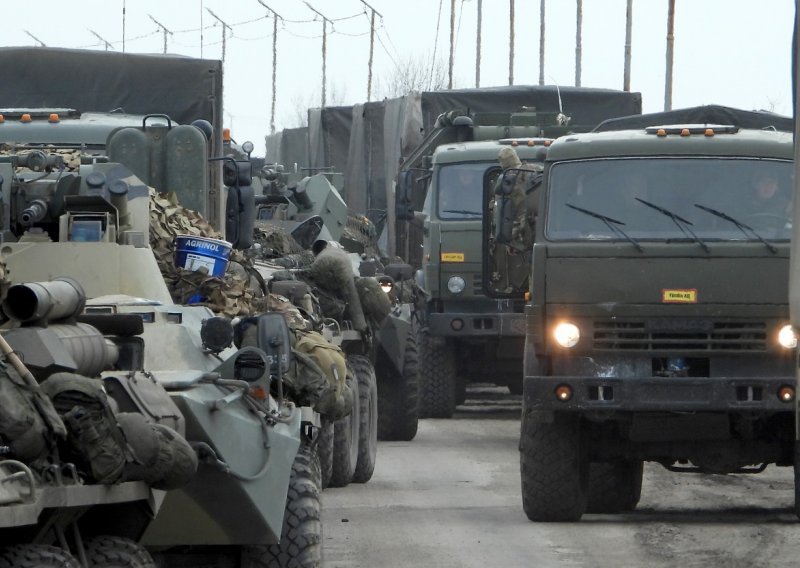Rusi pokušavaju opkoliti ukrajinske snage na istoku zemlje