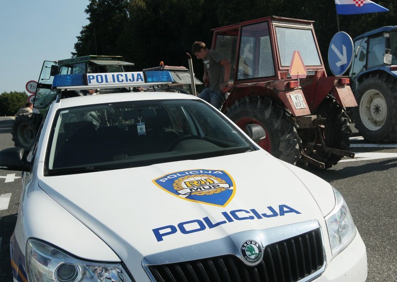 Muškarac u kontroli prometa kod Varaždina 'napuhao' gotovo tri promila, a žena u Ludbregu uhićena jer je vozila pijana i pod zabranom