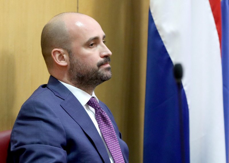 HDZ u obrani novog ministra: 'Bilo bi svrsishodnije da rusofile potraže u vlastitim redovima. Zar ne, MOST-ovi mališani? Zar ne, SDP-ovci?'