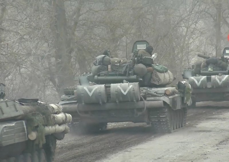 Rusija izvijestila o napadima blizu Kijeva, tvrdi da napreduje na istoku