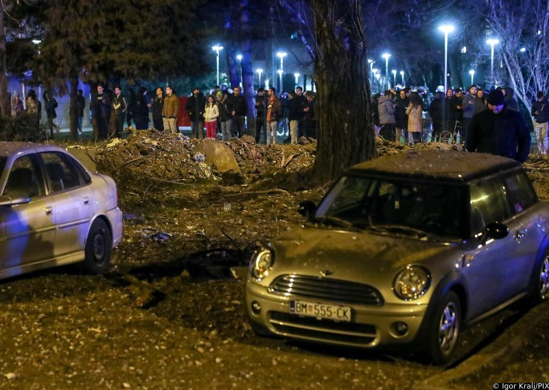 [FOTO] Pogledajte fotografije s mjesta pada nepoznate letjelice