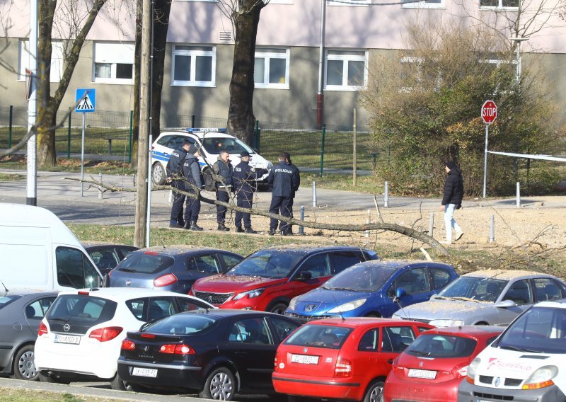 Zagrebačka policija: Građani mogu izvesti svoja vozila s Jaruna