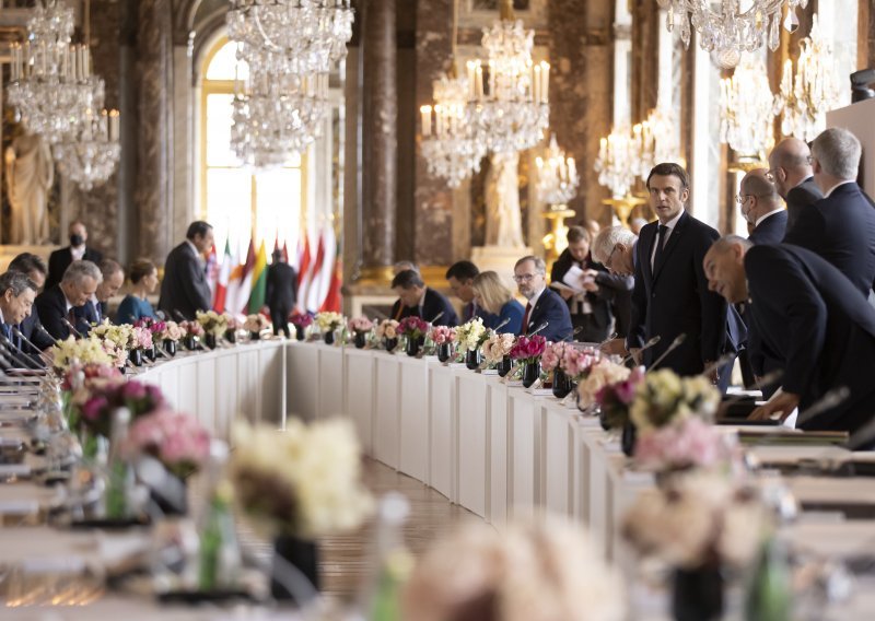 Rasprava u Versaillesu potrajala do ranih jutarnjih sati: EU poslao snažne poruke Ukrajini