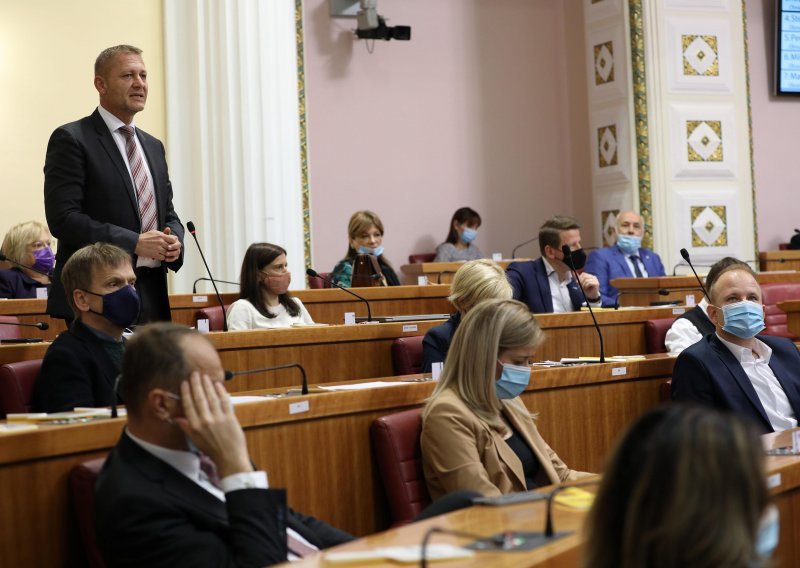 Sabornici na nogama: 'Da je palo na Sljeme još bi mogli progutati, ali... Što mi radimo u takvom NATO-u?!'