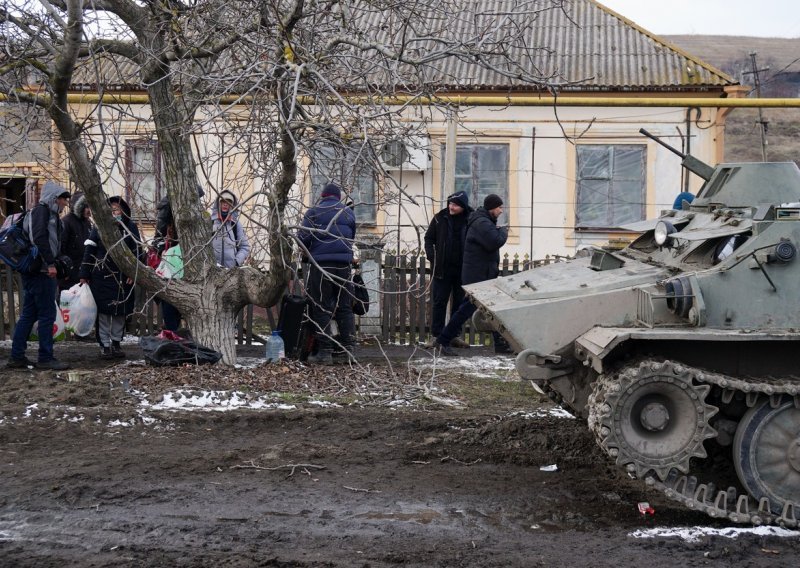Kod Kijeva se vode snažne borbe, u Mariupolju se pokušavaju evakuirati civili, ali granate stalno padaju