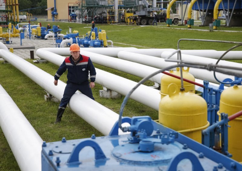 Rusija i dalje isporučuje velike količine plina kroz Ukrajinu na zapad