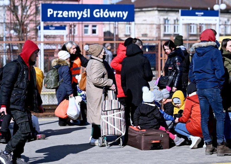 Poljski Przemysl je uhodana košnica izbjeglica i volontera