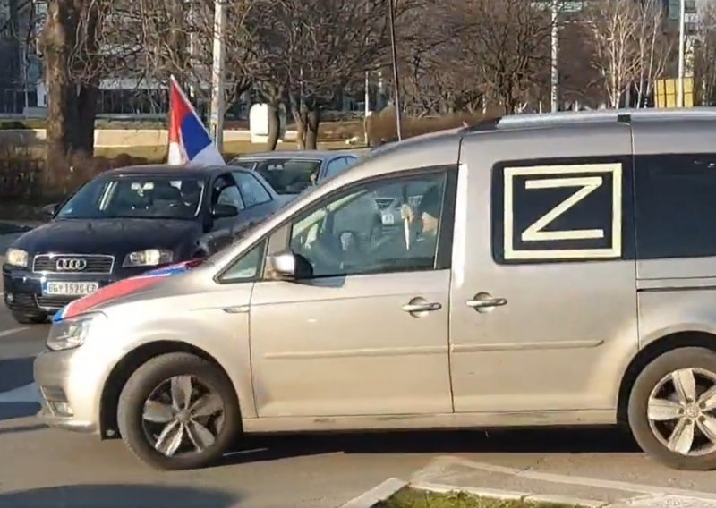 U Beogradu vožnja podrške Rusiji, okupilo se desetak automobila