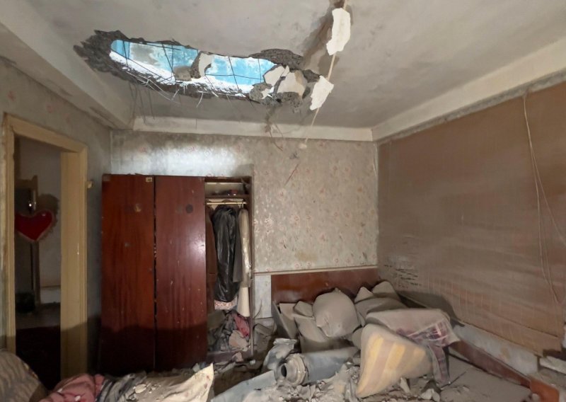 Najmanje dvije žrtve, troje ranjenih u granatiranju zgrade u Kijevu